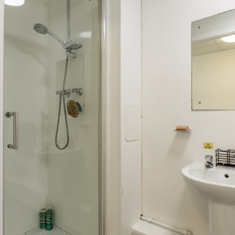Bronze En Suite - Image 8